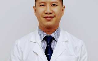 Dr. Senyi Chiropractor Functional Medicine Doctor Profile Pic 2021